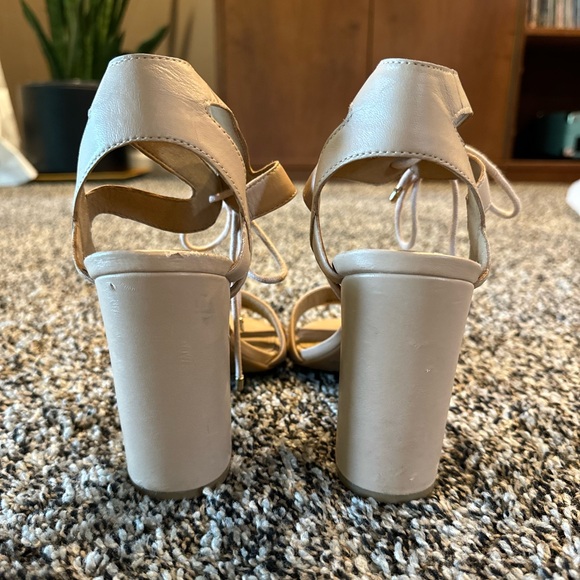 Gianni Bini GB Nude Block Tie Front Strappy Heels Size 8.5 - Picture 3 of 7